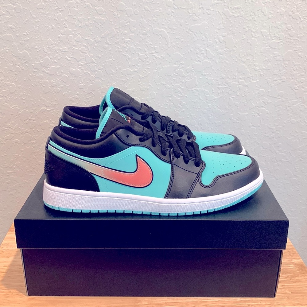 NIKE AIR JORDAN 1 LOW SE SNEAKERS - Picture 1 of 12